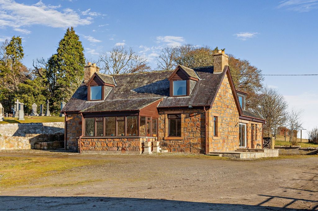 4 bed equestrian for saleThe Glebe, Kildary, Invergordon, Ross-Shire IV18