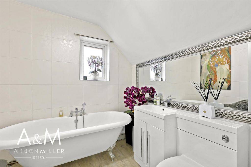 Additional image 19 of 3 bed property for saleMarsh Green Road, Dagenham RM10