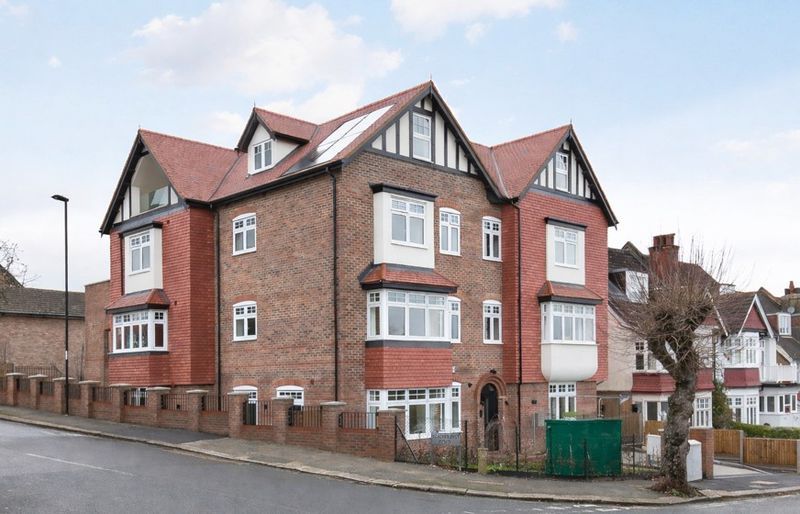 2 bed flat for saleBrompton House, Brambledown Road, Sanderstead CR2 photo 3