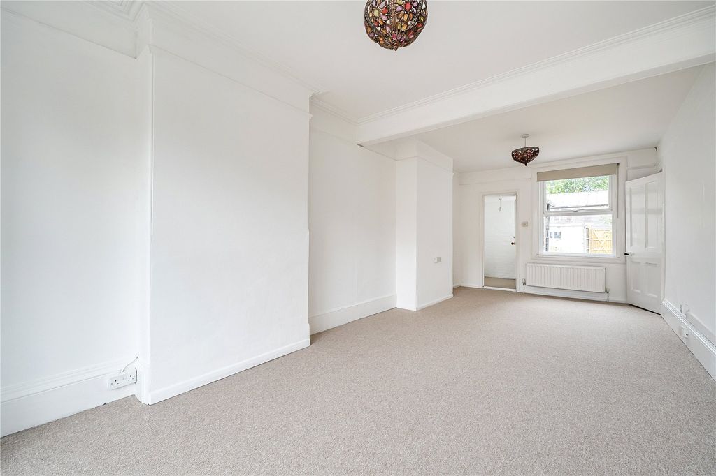 2 bed flat for saleStation Road, Ilminster, Somerset TA19 photo 5
