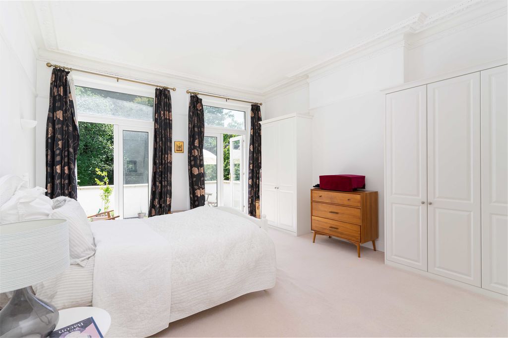 Additional image 12 of 2 bed flat for saleBirdhurst Rise, South Croydon CR2