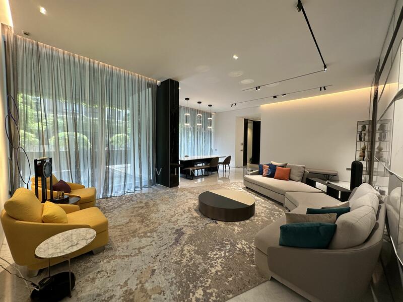 18 Nassim Hill