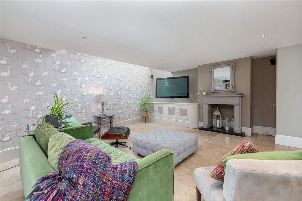 Additional image 10 of 6 bed property for saleConiscliffe Road, Darlington DL3
