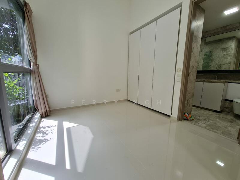 2A Simon Lane photo 3
