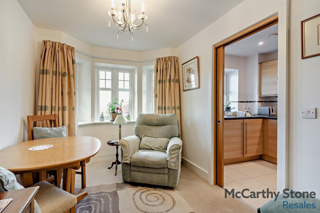 Additional image 5 of 1 bed flat for saleHolmes Place, Crowborough TN6