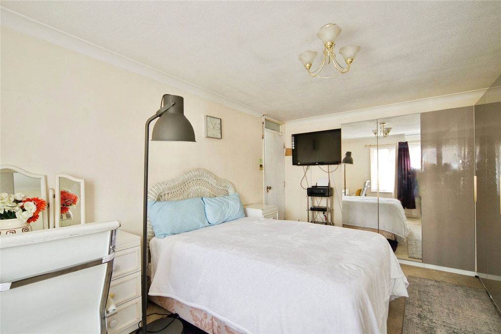 Additional image 6 of 3 bed maisonette for saleRaydons Road, Dagenham, Essex RM9