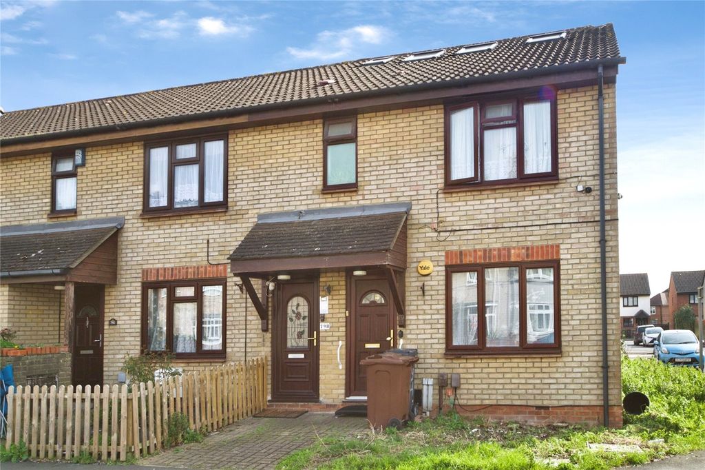 3 bed maisonette for saleRaydons Road, Dagenham, Essex RM9