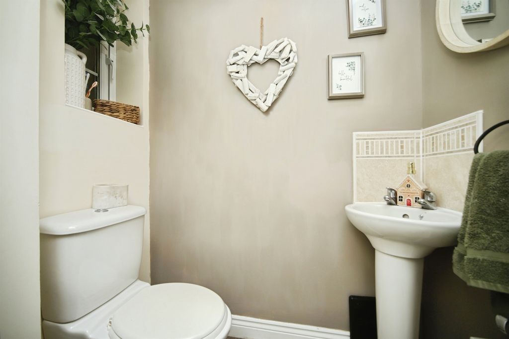 Additional image 13 of 4 bed detached house for saleKingswood Road, Crewkerne TA18
