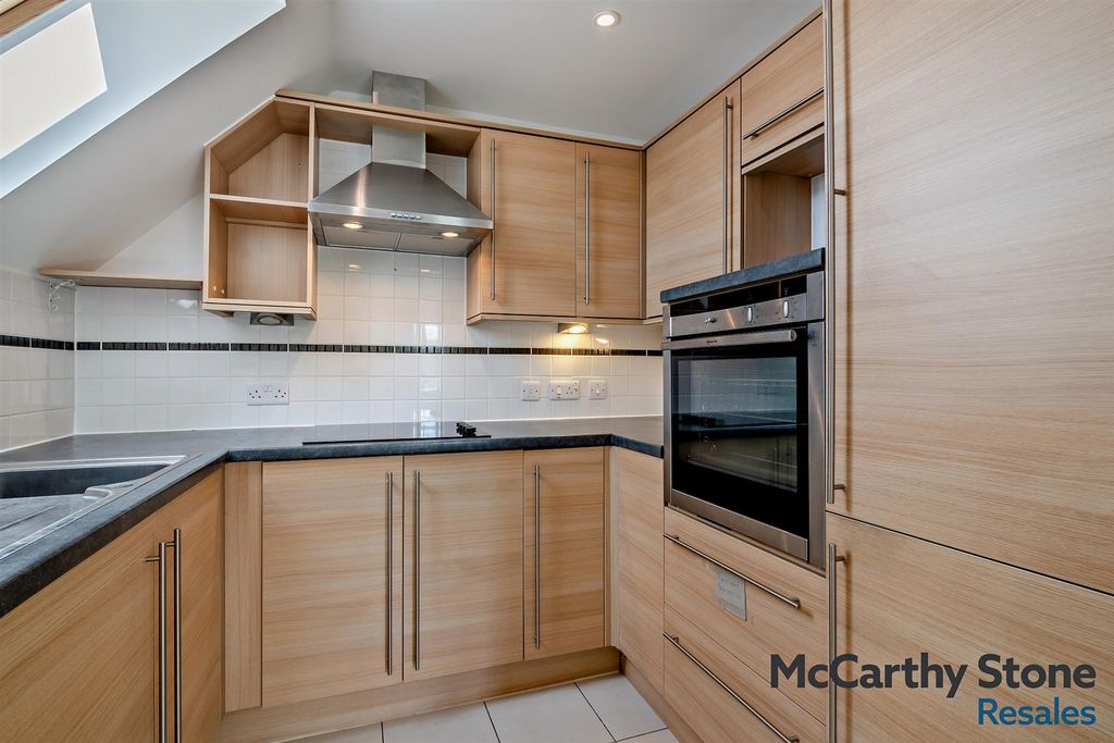 Additional image 18 of 1 bed flat for saleHolmes Place, Crowborough Hill, Crowborough TN6