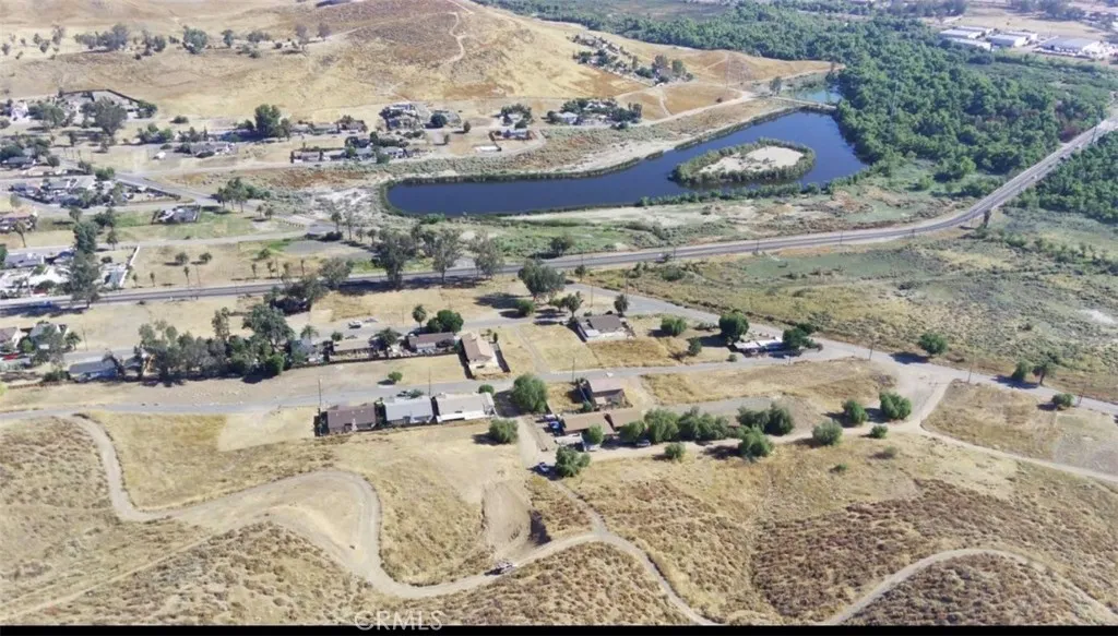 Londos, Lake Elsinore, CA 92530 photo 3