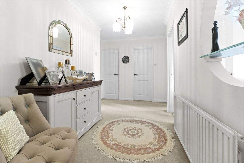 2 bed flat for saleCrowborough Hill, Crowborough, East Sussex TN6 photo 5