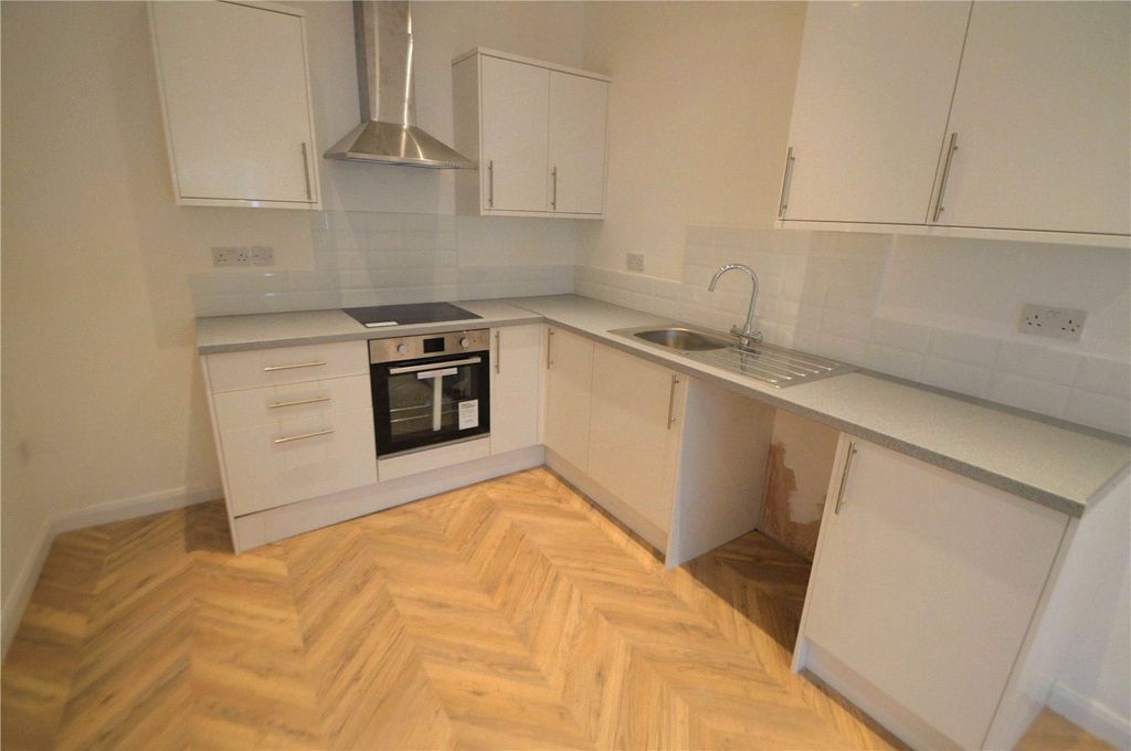 Additional image 5 of 6 bed flat for saleBrighton Road, South Croydon CR2
