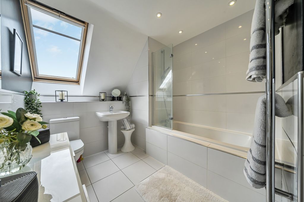 Additional image 10 of 3 bed flat for saleJepson Drive, Stone, Dartford DA2