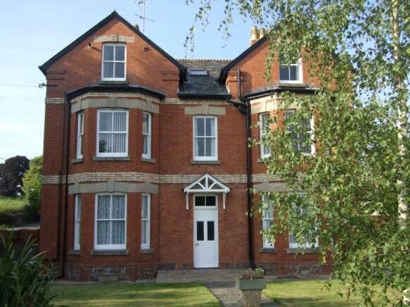 2 bed flat for saleLower Town, Halberton, Tiverton, Devon EX16