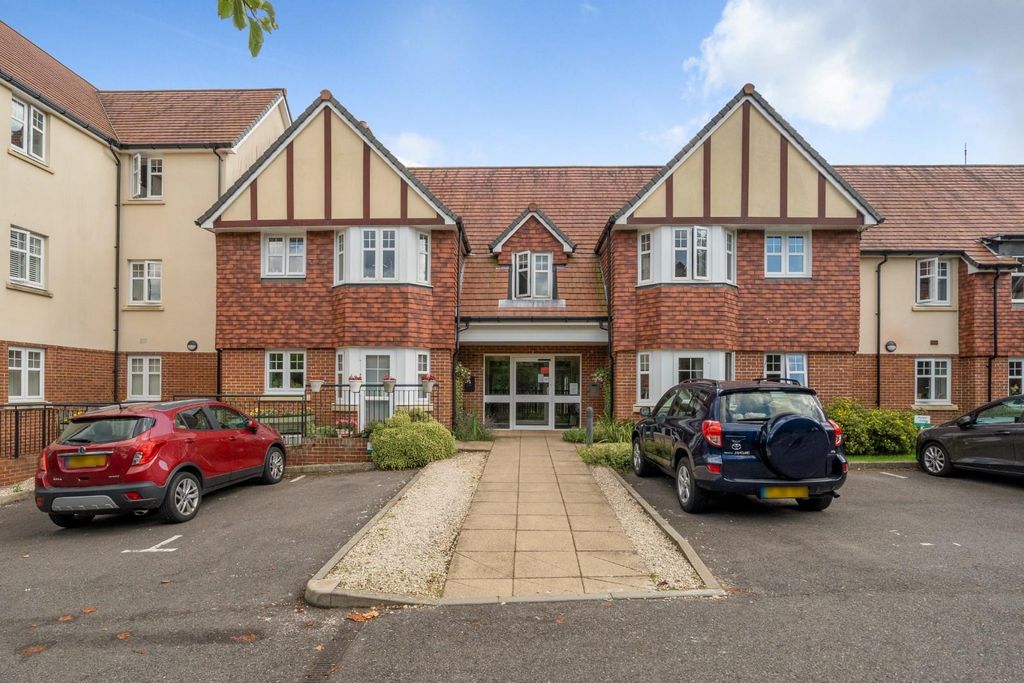 Additional image 2 of 2 bed flat for saleCrowborough Hill, Crowborough TN6