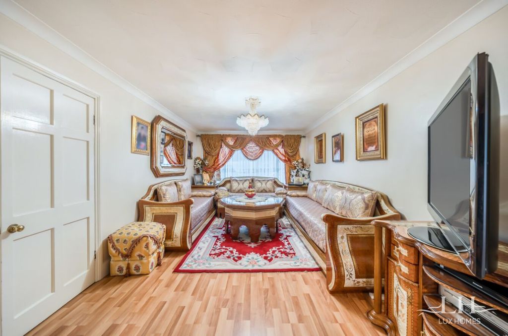Additional image 10 of 3 bed detached house for saleAldborough Road, Dagenham RM10