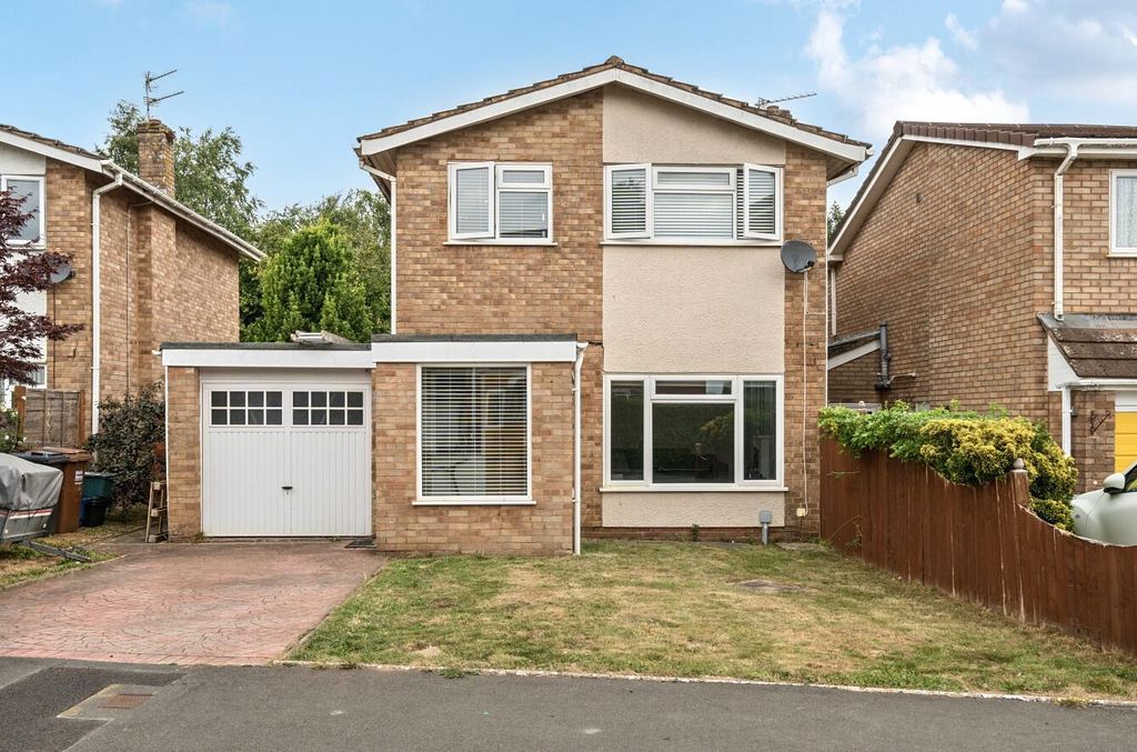 3 bed detached house for saleManning Avenue, Cullompton, Devon EX15