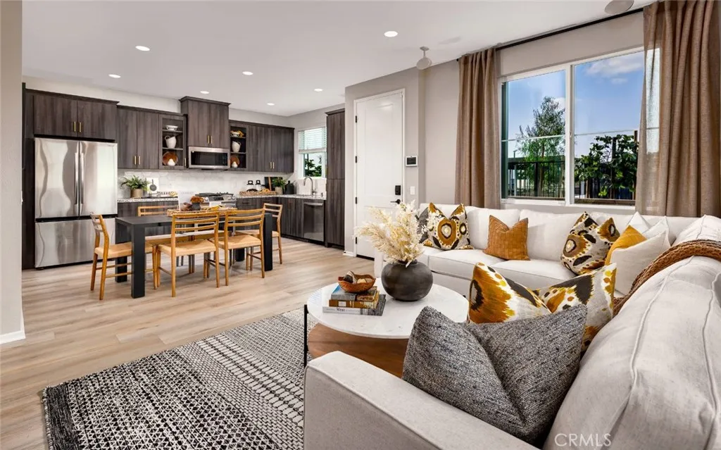 4193 S S. Limecrest Paseo Unit 44, Ontario, CA 91761 photo 5