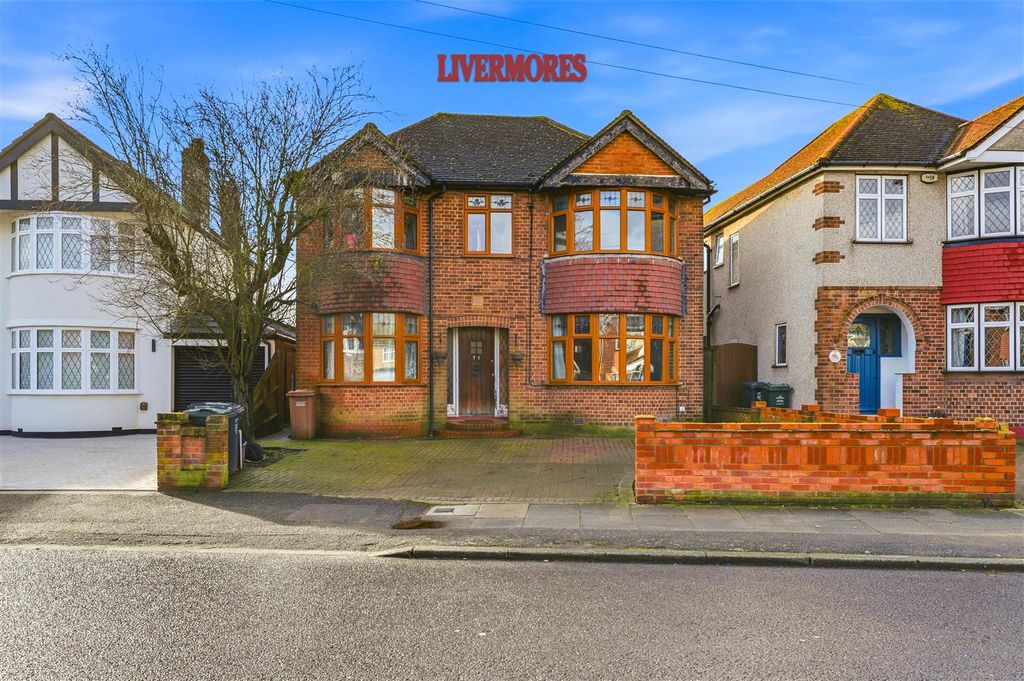 5 bed detached house for saleHeather Drive, Dartford DA1