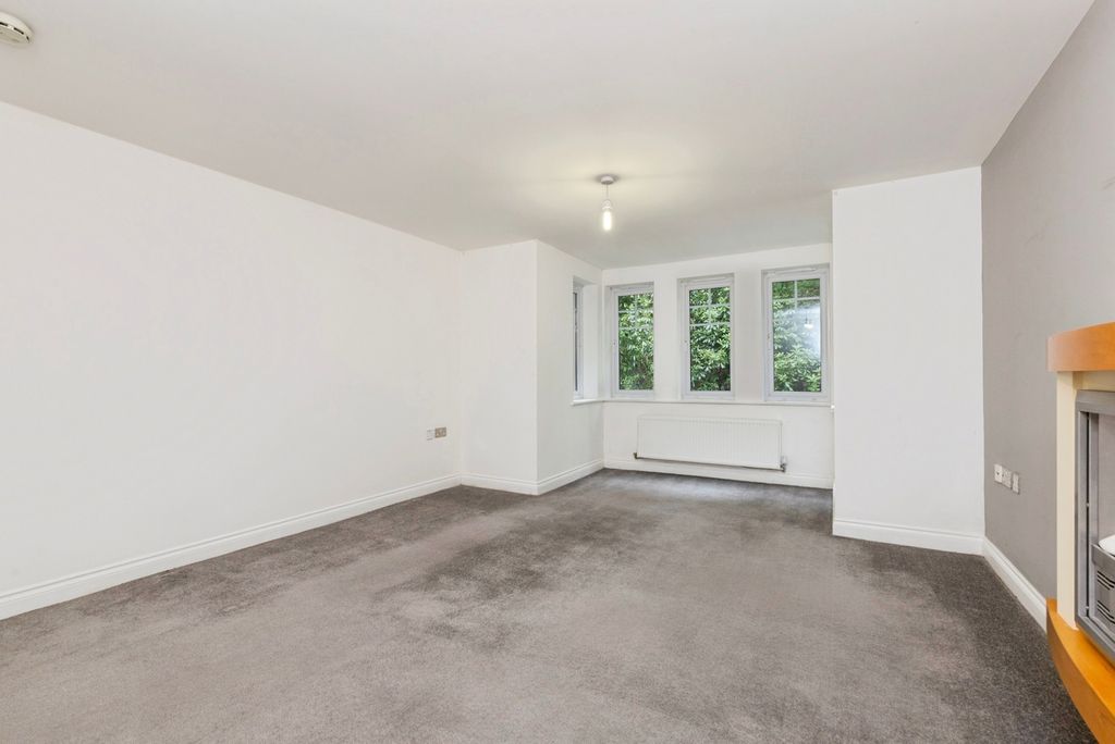 2 bed flat for saleBoste Crescent, Durham DH1 photo 3