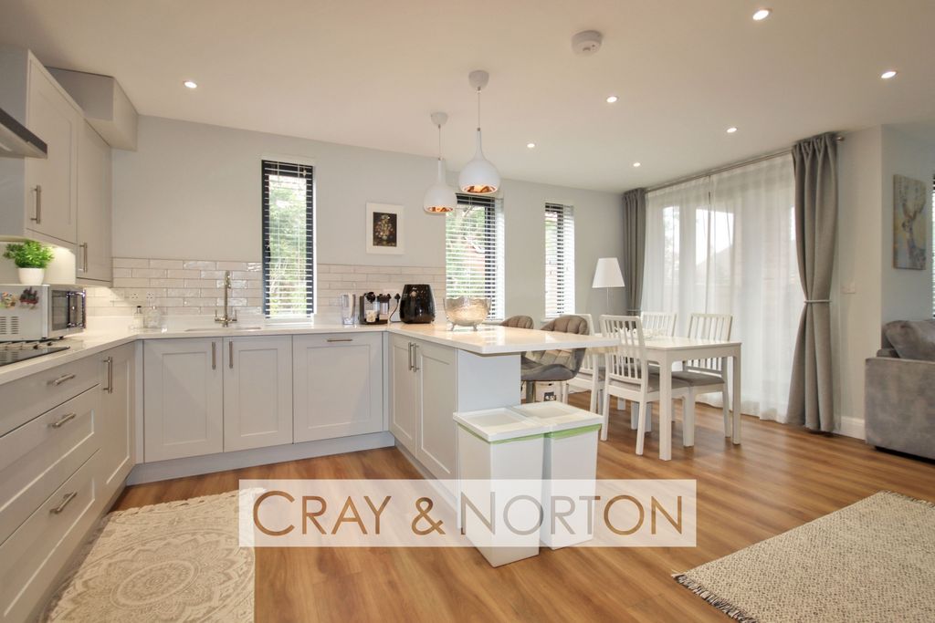 Additional image 2 of 3 bed flat for saleWard Close, South Croydon CR2