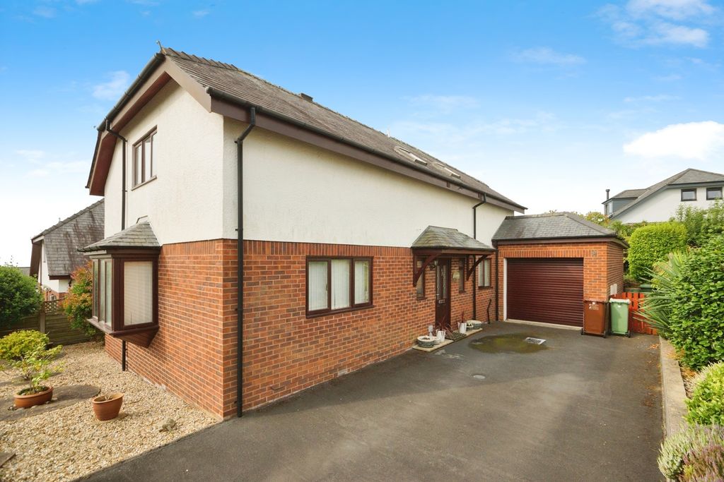 4 bed detached house for saleGorseddfa, Criccieth, Gwynedd LL52