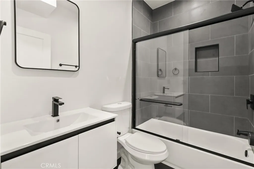 Additional image 12 of 1733 S New Hampshire Ave, Los Angeles, CA 90006