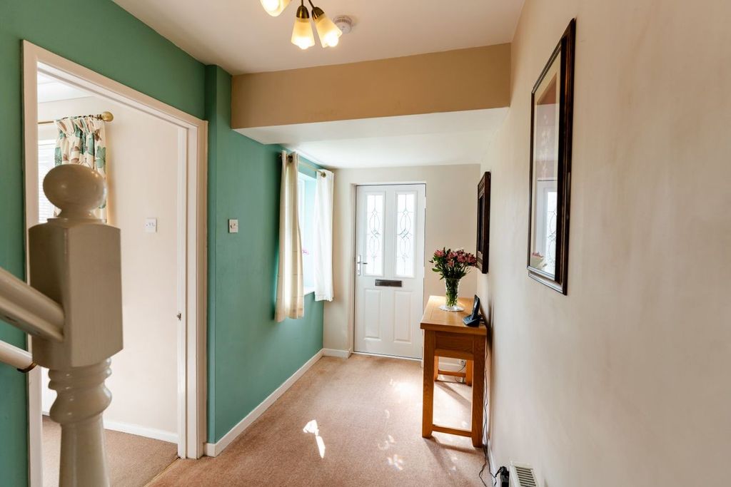 4 bed detached house for saleBrookfields, Crickhowell NP8 photo 4