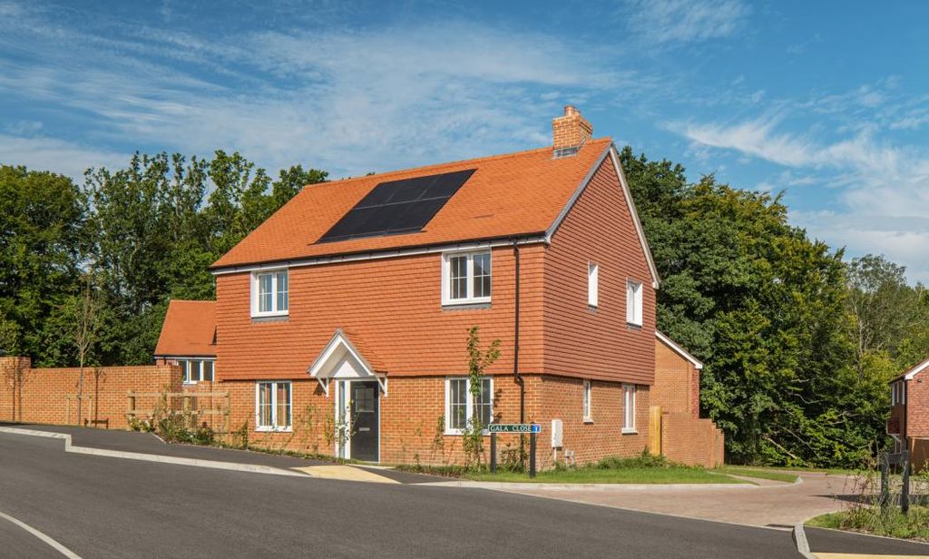 4 bed detached house for sale"The Osbourne" at Walshes Road, Walshes Road, Crowborough TN6