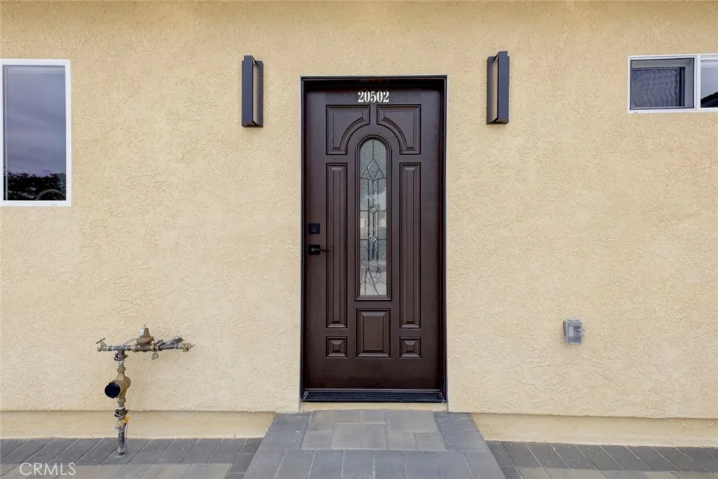 20502 Lull St., Winnetka, CA 91306 photo 2