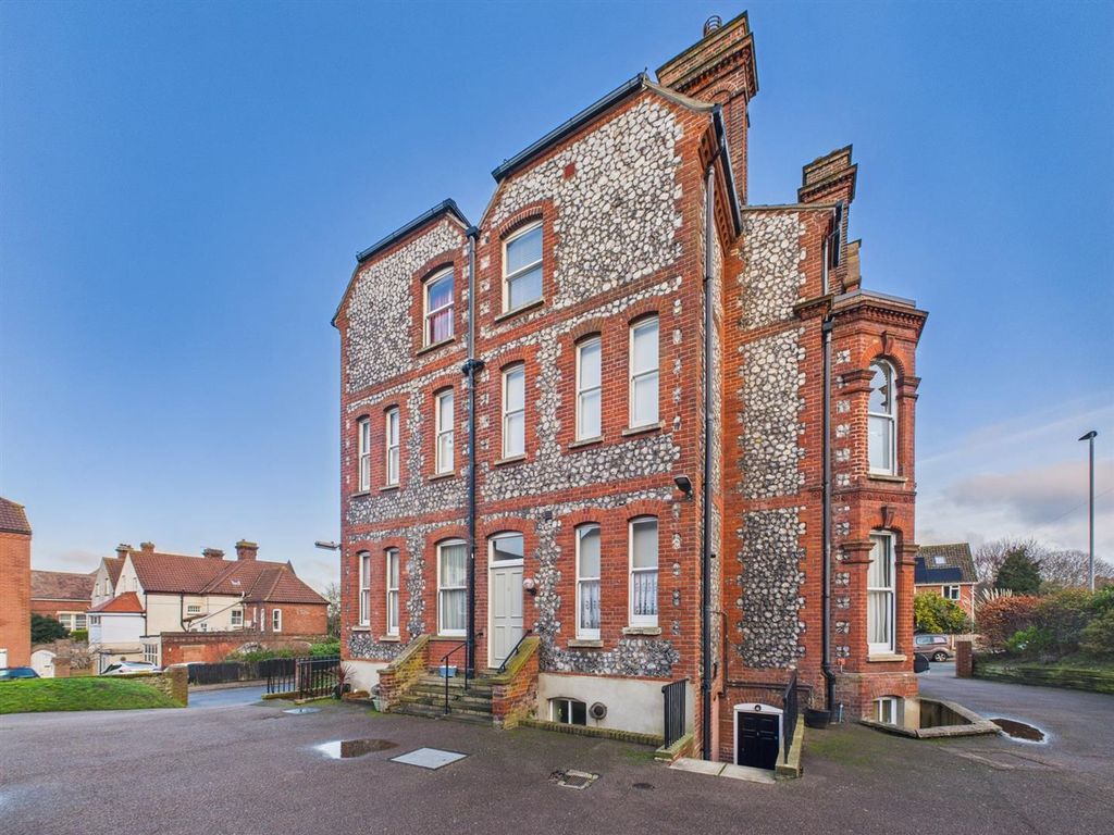 2 bed flat for sale1 St. Marys Road, Cromer NR27
