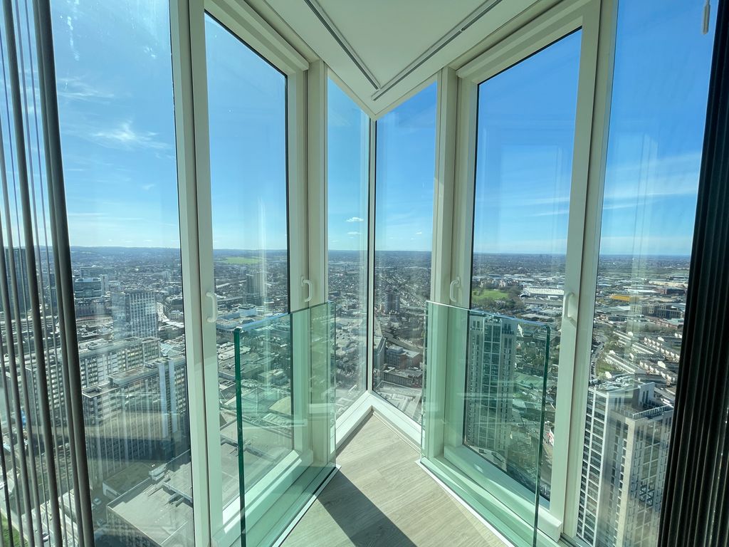 2 bed flat for saleSaffron Central Square, Croydon CR0