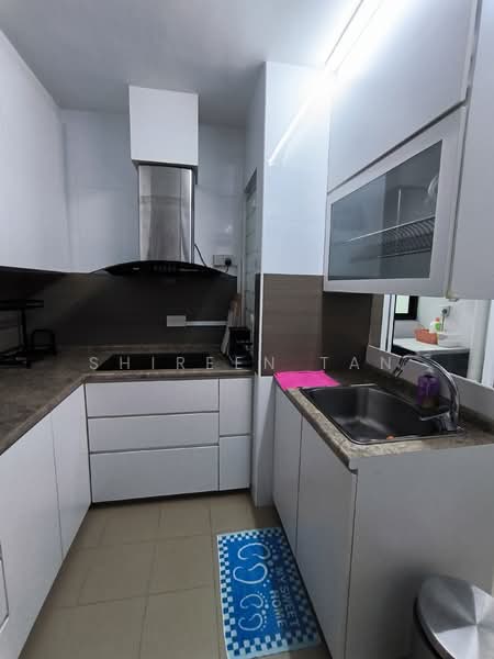 293D Compassvale Crescent photo 5