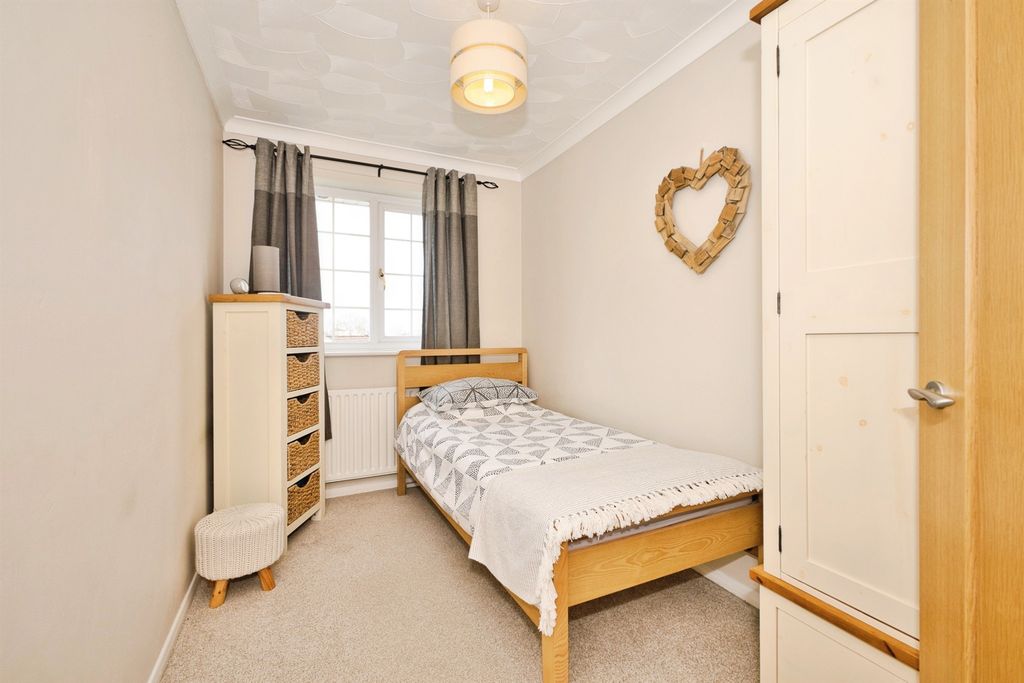 Additional image 15 of 3 bed detached house for saleLaburnum Crescent, Crewkerne TA18