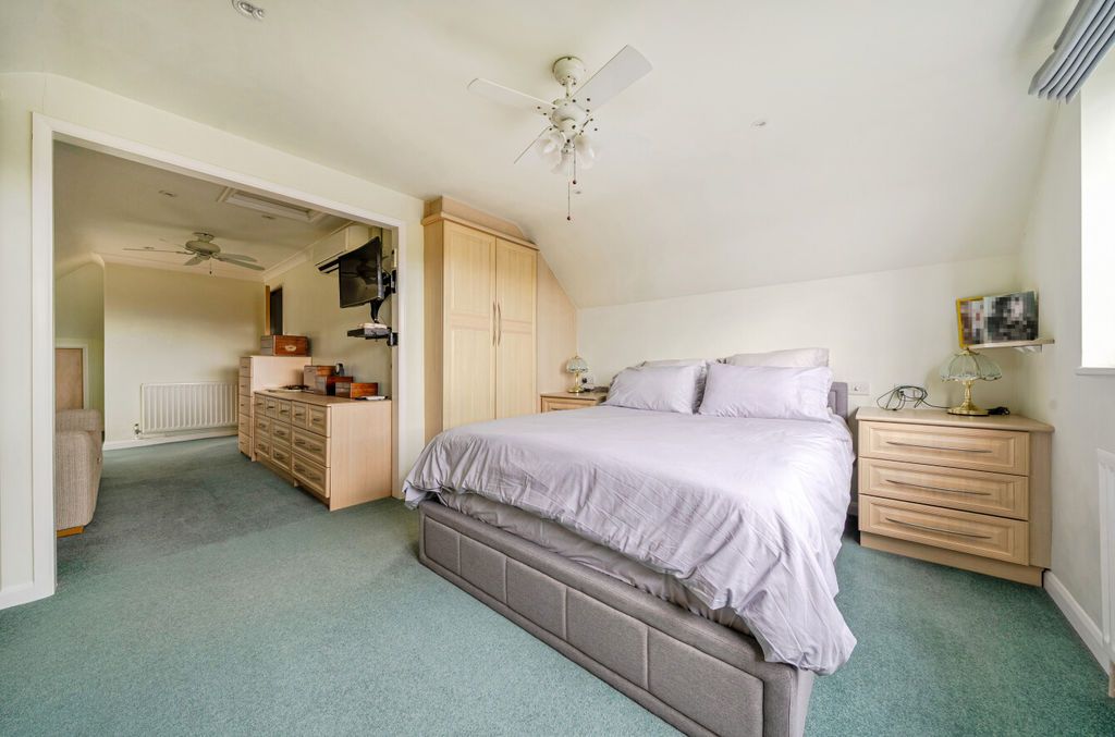 Additional image 18 of 7 bed detached house for saleShepherds Lane, Dartford DA1