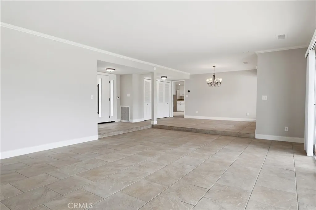 5623 Sycamore Ave, Rialto, CA 92377 photo 5