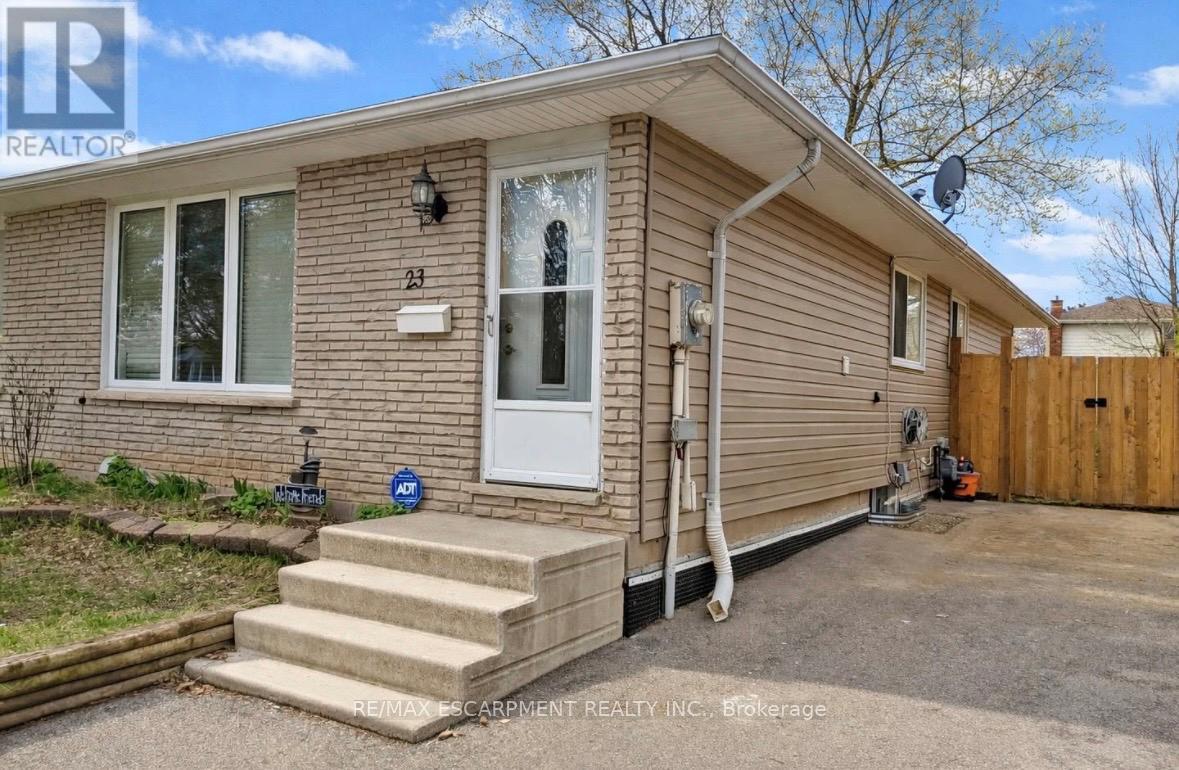 LOWER - 23 IVANHOE ROAD