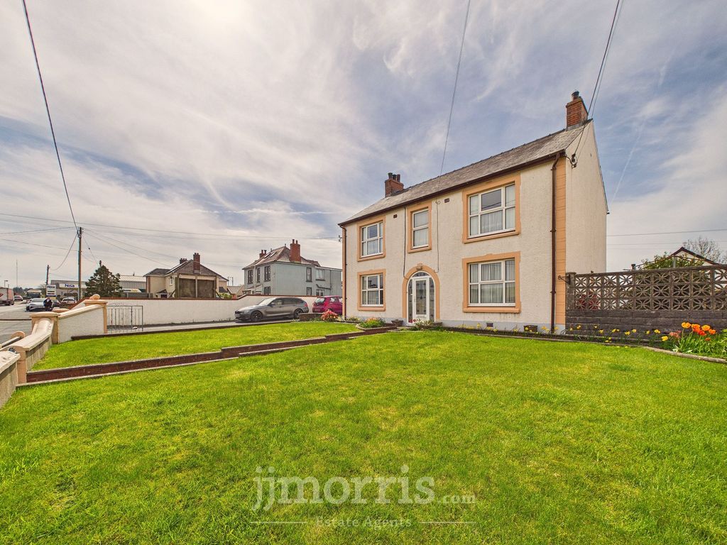 4 bed detached house for saleCrymych SA41