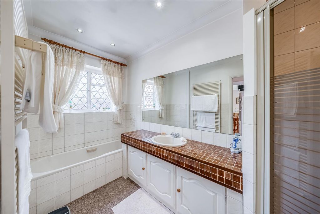 Additional image 19 of 3 bed detached bungalow for saleOakfield Lane, Dartford DA2