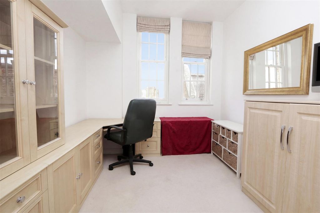 Additional image 9 of 3 bed flat for saleChapel Drive, Dartford DA2