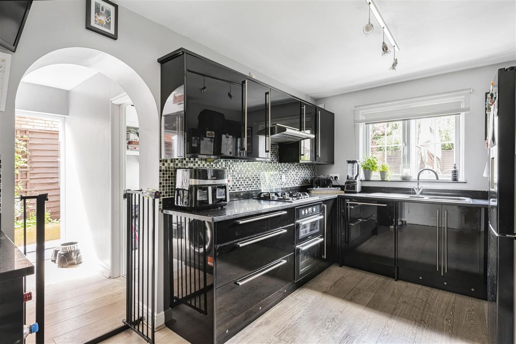 Additional image 3 of 4 bed detached house for saleMartin Road, Dartford DA2