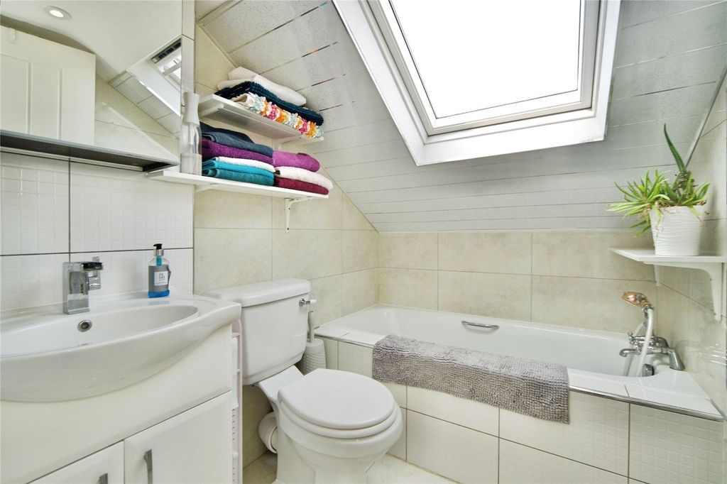 Additional image 7 of 3 bed maisonette for saleRaydons Road, Dagenham, Essex RM9