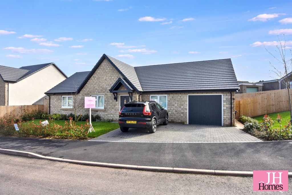 3 bed detached bungalow for saleBrent Avenue, Dalton-In-Furness, Cumbria LA15