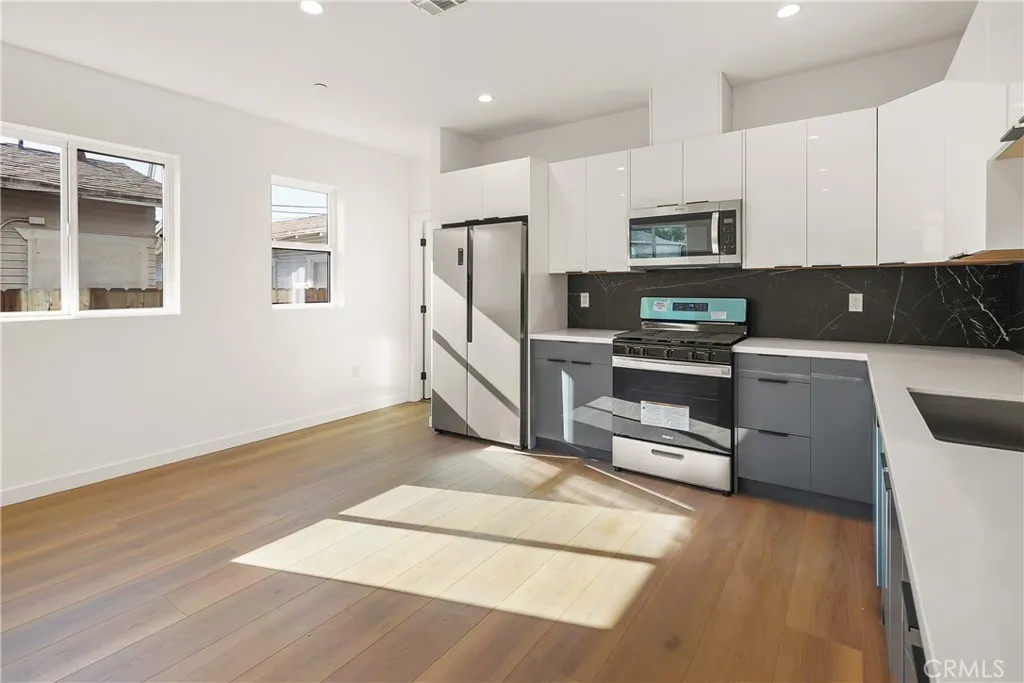 Additional image 46 of 1733 S New Hampshire Ave, Los Angeles, CA 90006