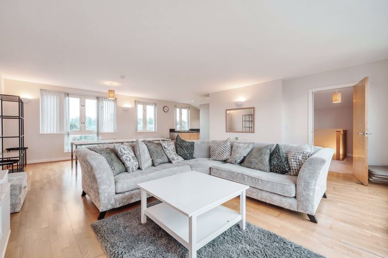 2 bed flat for salePark Lane, Croydon CR0 photo 4