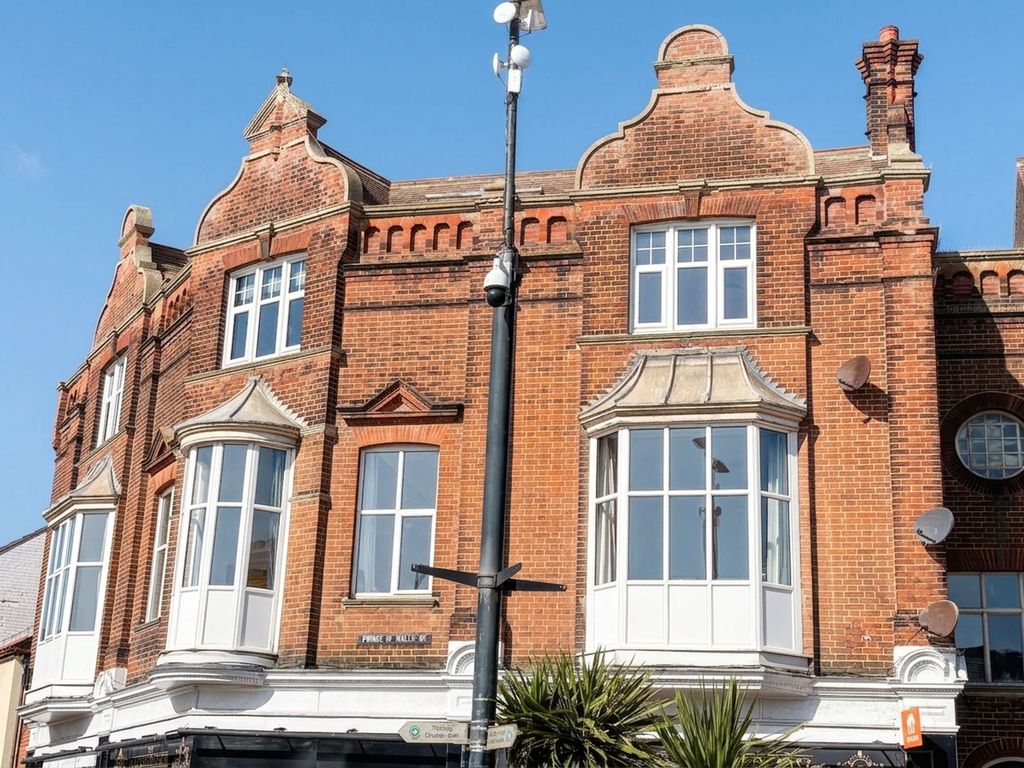 3 bed flat for salePrince Of Wales Road, Cromer NR27