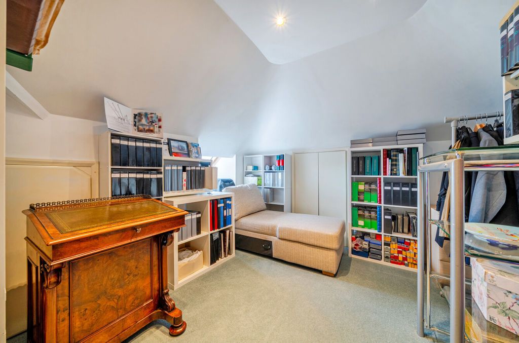 Additional image 19 of 7 bed detached house for saleShepherds Lane, Dartford DA1