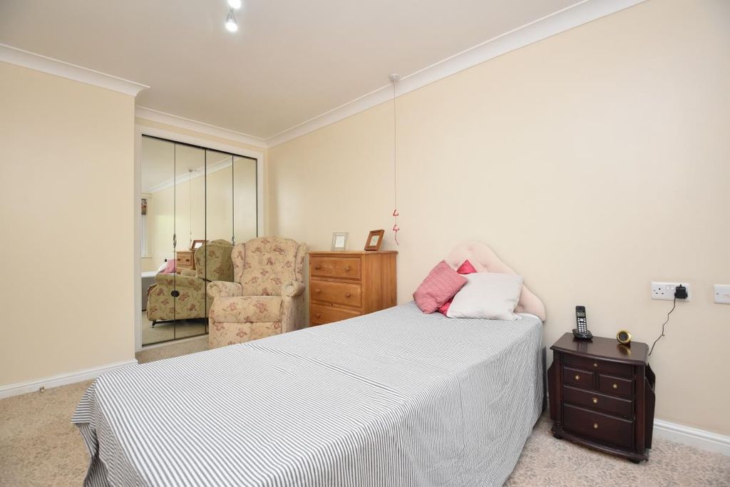 Additional image 8 of 1 bed flat for saleHigh Street, Cullompton EX15