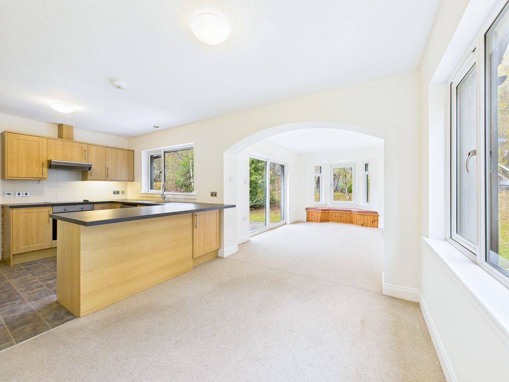 3 bed bungalow for saleDunachton Road, Kingussie PH21 photo 3