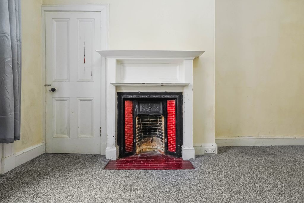 Additional image 4 of 2 bed flat for saleKirkgate, Fife, Cupar KY15